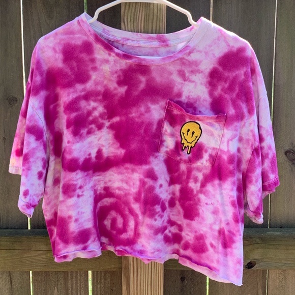 Fruit of the Loom Tops - Cropped Tie Die Embroidered Dripping Smiley Tee